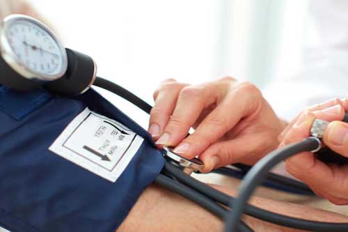 کنترل و درمان فشارخون بالا با چند خوراکی طبیعی