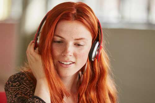 به این ۶ دلیل از هدفون استفاده نکنید