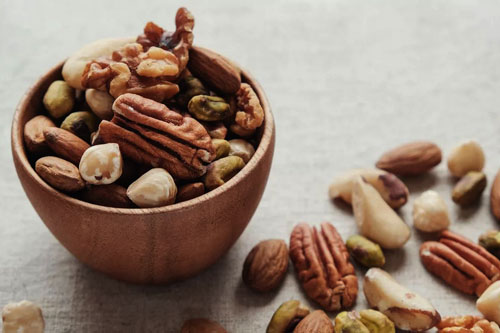 به خاطر قلب تان این ۴ نوع آجیل را هر روز بخورید