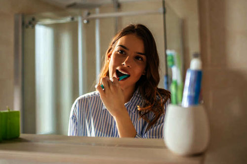 اگر خوب مسواک نزنید، سرطان می‌گیرید