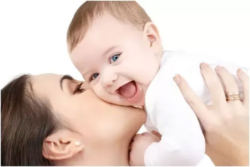 علت شباهت فرزند به مادر